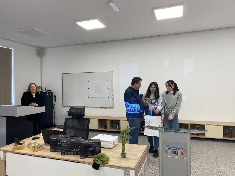 Кръгла маса на тема: „Методи и средства за оказване на подкрепа на уязвими групи“ се проведе в Младежки център - Свищов