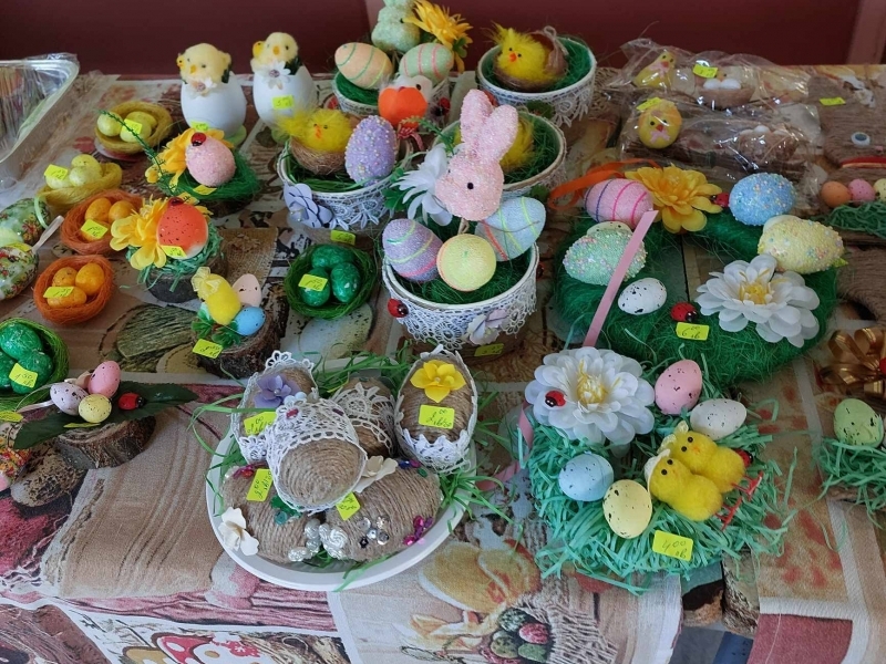 „Благотворителен Великденски базар“ организираха в  СУ „Цветан Радославов“ – Свищов 