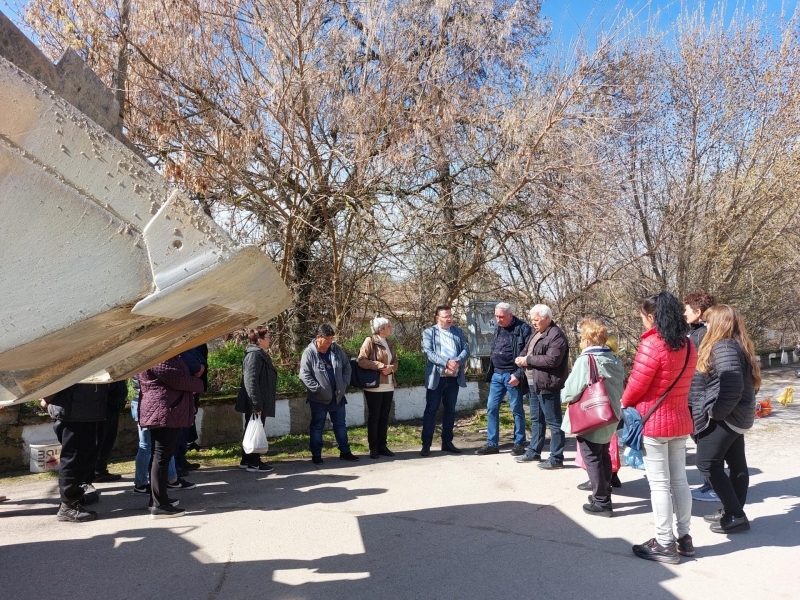 В свищовското село Ореш започна спешен авариен ремонт за укрепване на улица „Главна“    