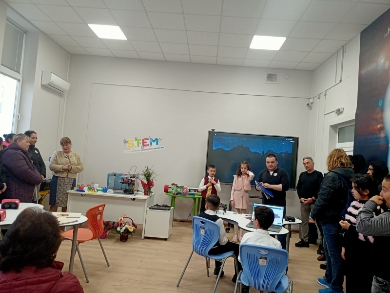 Модерен STEM център беше открит в ОУ „Св. св. Кирил и Методий“ – с. Овча могила 