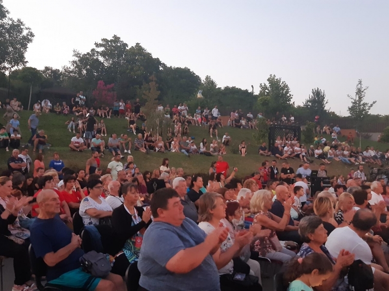 С много положителен заряд и кръшни хора завършваха концертните вечери на МФФ „Фолклорен извор“ в село Царевец 