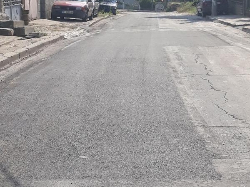 Изкърпени са улиците „Неофит Бозвели“ и „ Кирил и Методий“ в Свищов