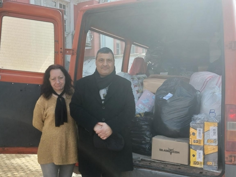 За броени часове жителите на Свищов събраха и изпратиха бус с продукти от първа необходимост за бедстващите турски граждани 