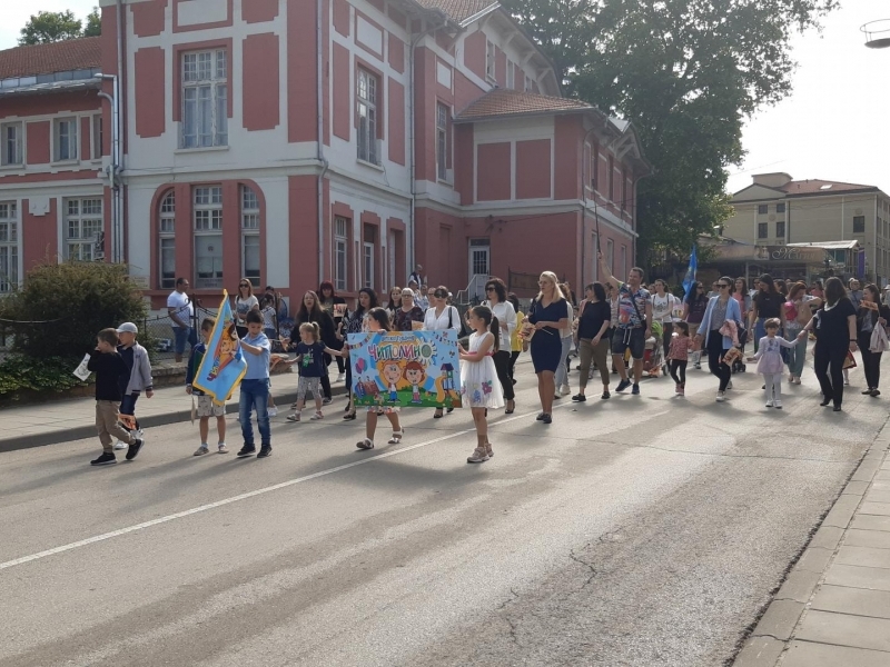 В Свищов тържествено бе отбелязан Денят на светите братя Кирил и Методий  