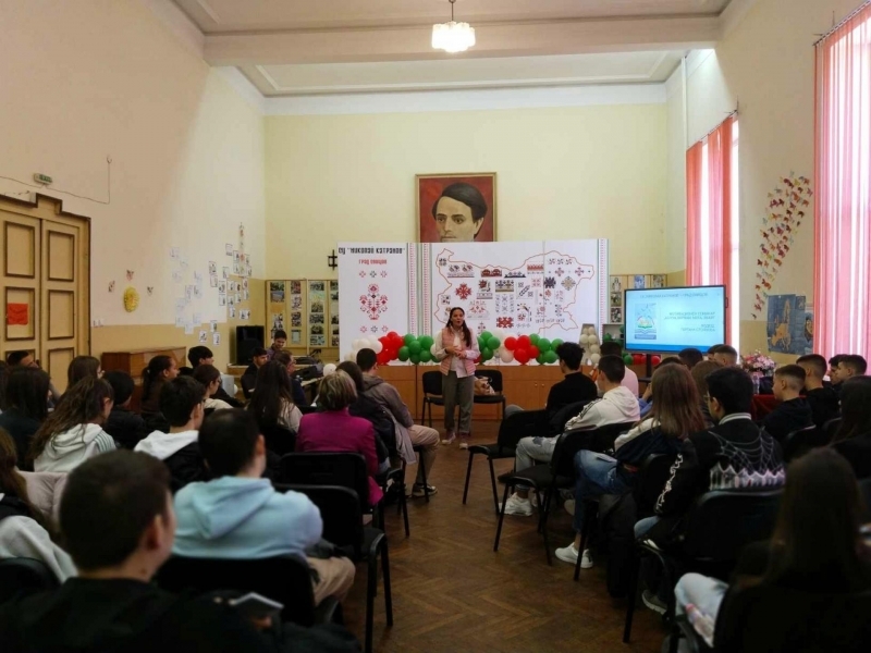 Актрисата Гергана Стоянова гостува в СУ „Николай Катранов“ - Свищов