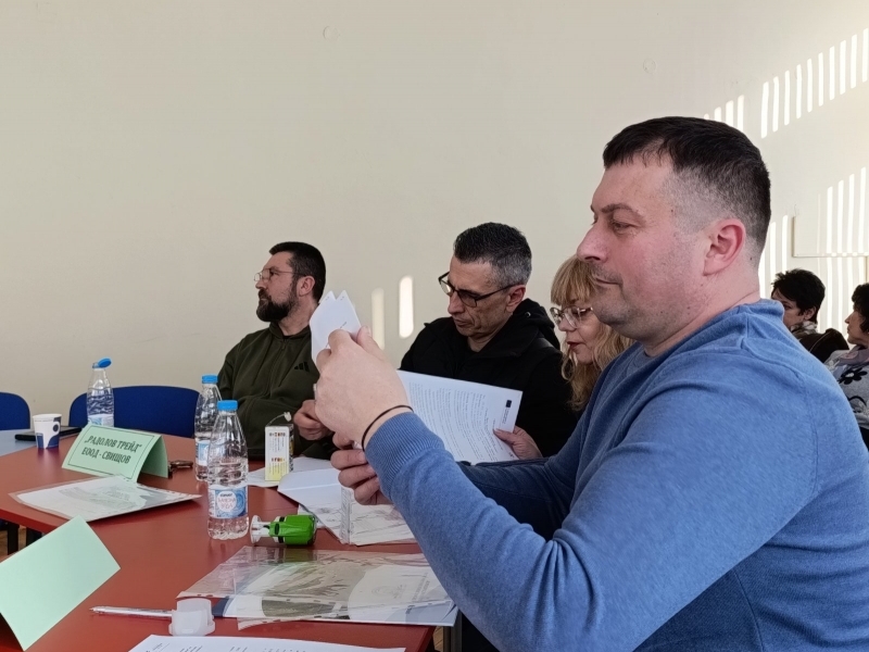 Информационна среща с работодатели по проект „Училище и бизнес в партньорство за дуално образование“ в Свищовска професионална гимназия