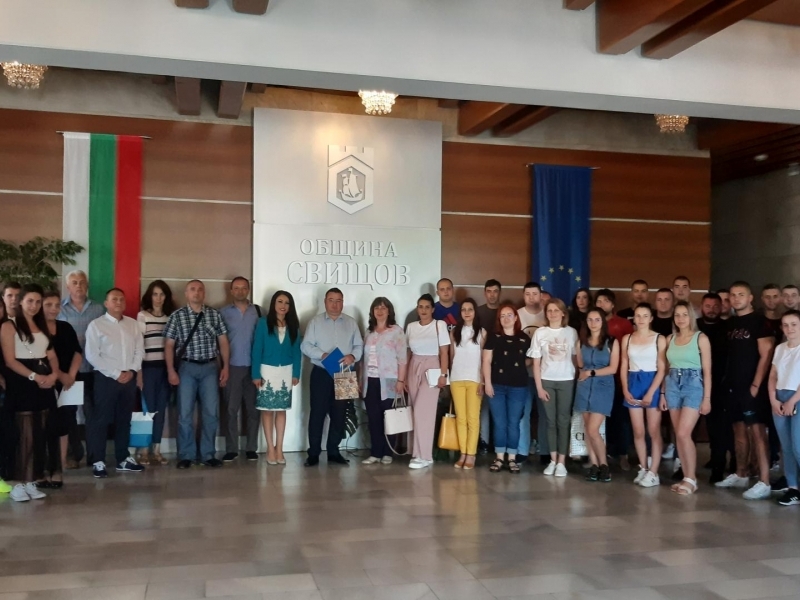 Кметът на община Свищов приветства успешно завършващите възпитаници на катедра „Мениджмънт“ към СА „Д. А. Ценов“  
