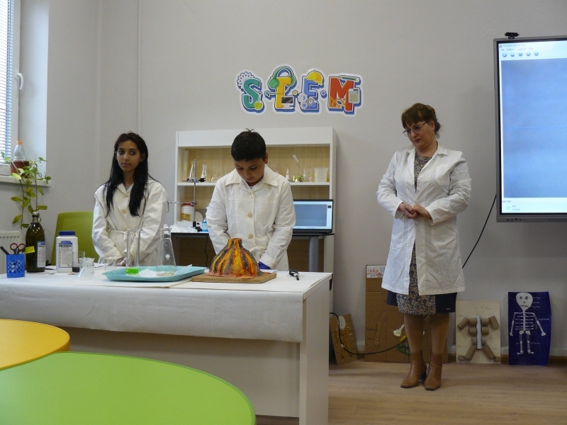 Модерен STEM център беше открит в ОУ „Св. св. Кирил и Методий“ – с. Овча могила 