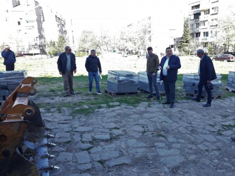 Нов парк за отдих и игри ще радва жителите на Свищов в централната част на града