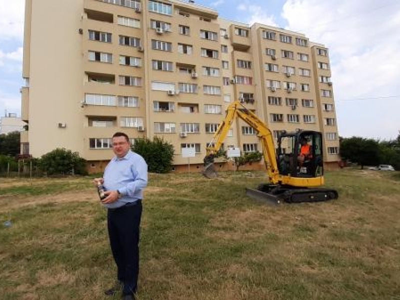 С церемония „първа копка“ в Свищов стартира реконструкция на водопроводна мрежа за 1.7 млн. лева