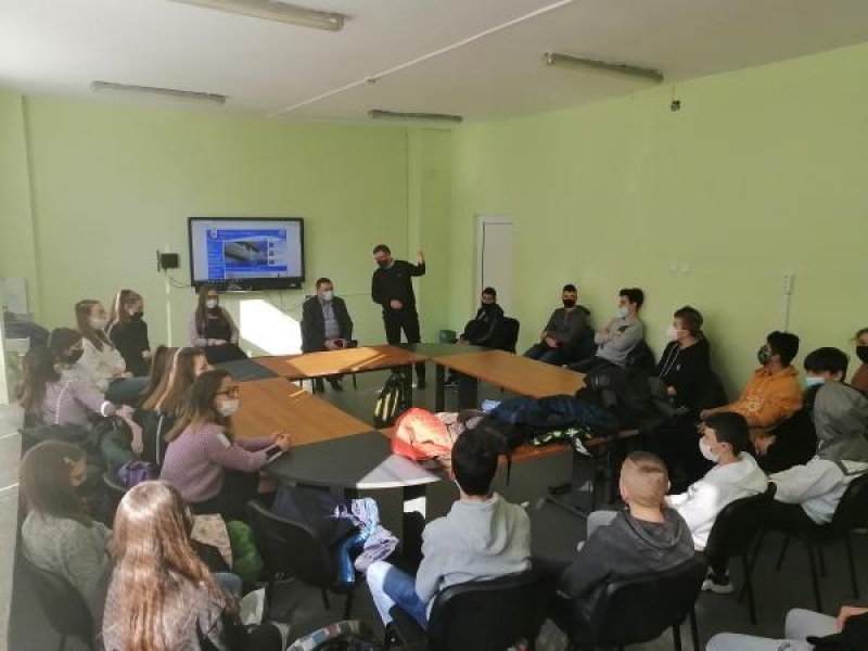 Кметът на Свищов се срещна с ученици от СУ „Николай Катранов“