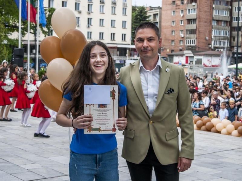Наградените ученици на Община Свищов по повод 24 май 