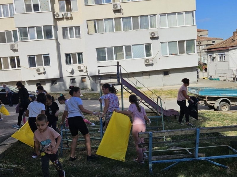 350 жители на Свищов взеха участие в кампанията "Да изчистим България заедно" 