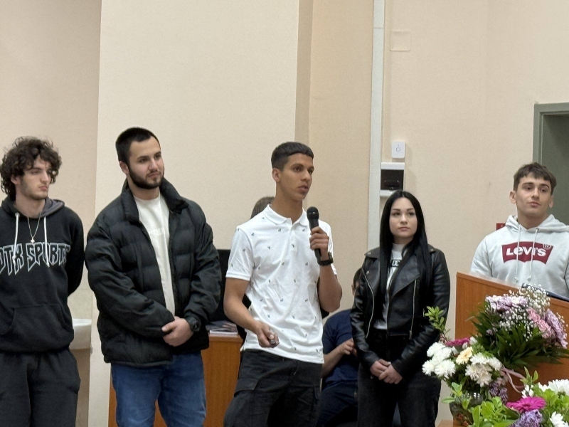Ученици от ПДТГ „Димитър Хадживасилев“ участваха в "РУбик идеи 80"  