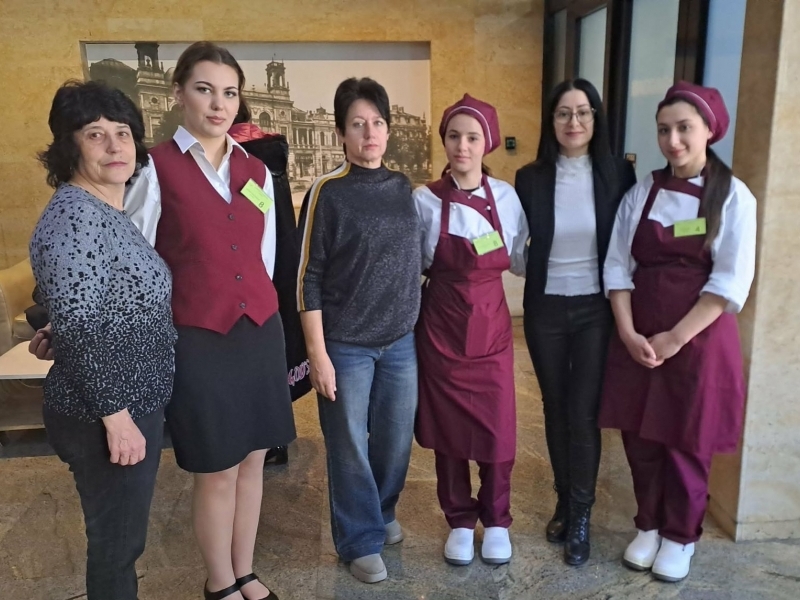 Успешно представяне на ученици от СПГ „Алеко Константинов“ – Свищов в регионално кулинарно състезание 