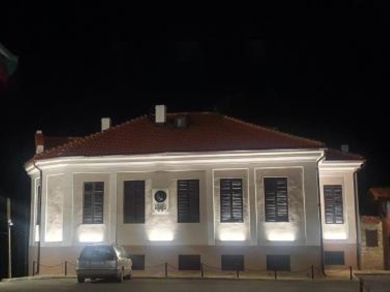 Паметници на културата в Свищов грейнаха с художествено осветление 