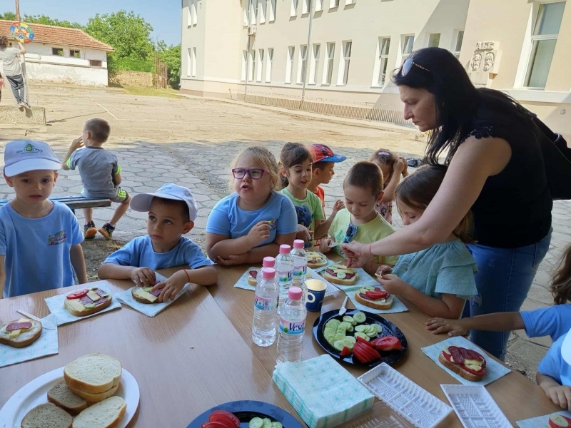 Еньовден в Овча могила: Култура, традиции и образование се срещат в празнична инициатива 