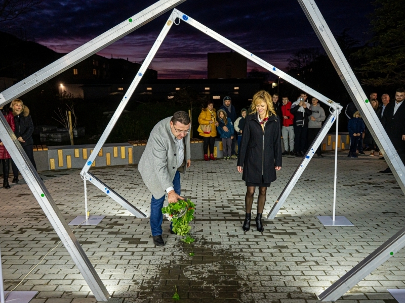 Младежки център – Свищов бе официално открит 