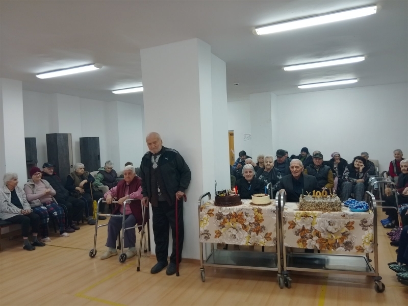 Столетникът Блажо Стоилов Георгиев отпразнува своя юбилей обграден с много внимание в ДСХ "Мария Луиза"