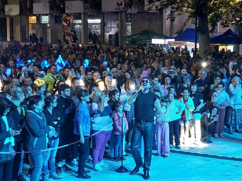 В Свищов официално бяха открити празниците на града „Свищовски лозници“ 