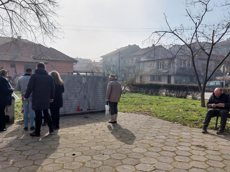 Свищов почита паметта на загиналите от разрушителното земетресение през 1977 година 