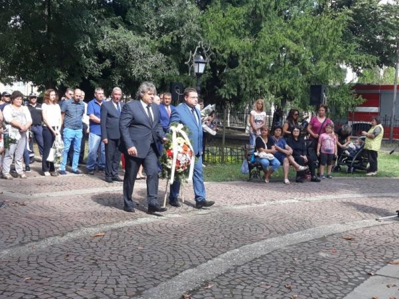 Националният празник за Съединението на България бе отбелязан в Свищов