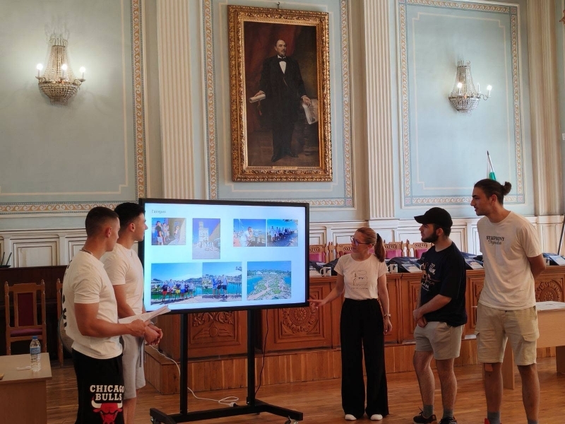 Търговската гимназия в Свищов проведе заключително събитие по проект „Стъпка напред чрез полезни европейски практики” 