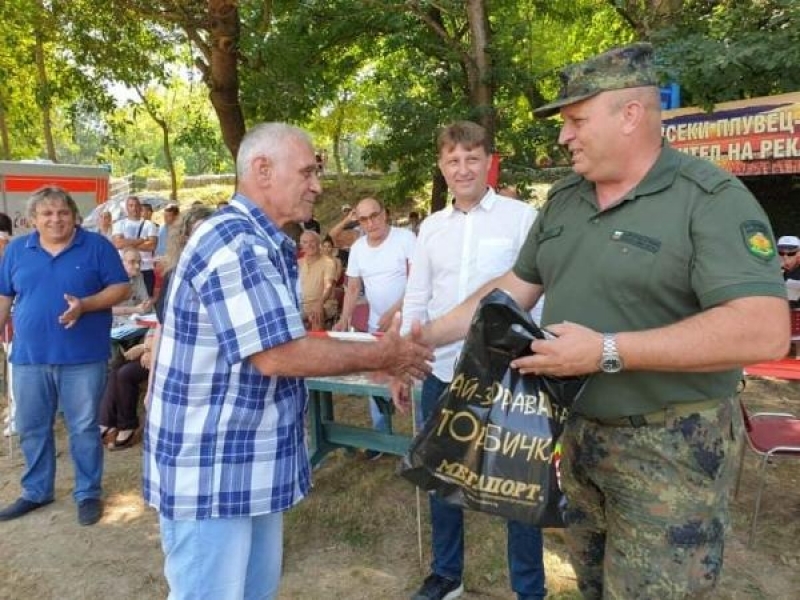 112 плувци от цялата страна се включиха в традиционното 63-то преплуване на река Дунав край Свищов  