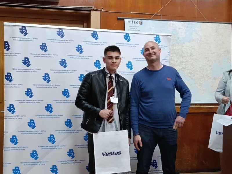 СПГ "Алеко Константинов" взе участие в национално състезание "Енергетиката и ние" във Варна 