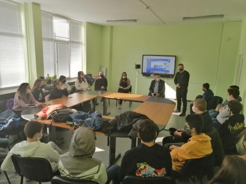 Кметът на Свищов се срещна с ученици от СУ „Николай Катранов“