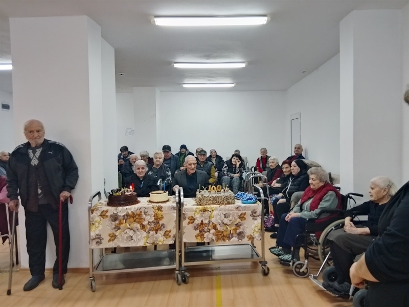 Столетникът Блажо Стоилов Георгиев отпразнува своя юбилей обграден с много внимание в ДСХ "Мария Луиза"