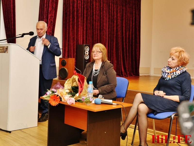 Поетесата Веселка Колева пред софийска публика