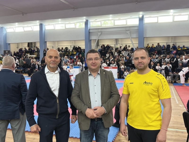 Свищов бе домакин на международно състезание по карате за "Купа Алеко” 