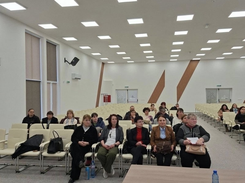 Кръгла маса на тема: „Методи и средства за оказване на подкрепа на уязвими групи“ се проведе в Младежки център - Свищов