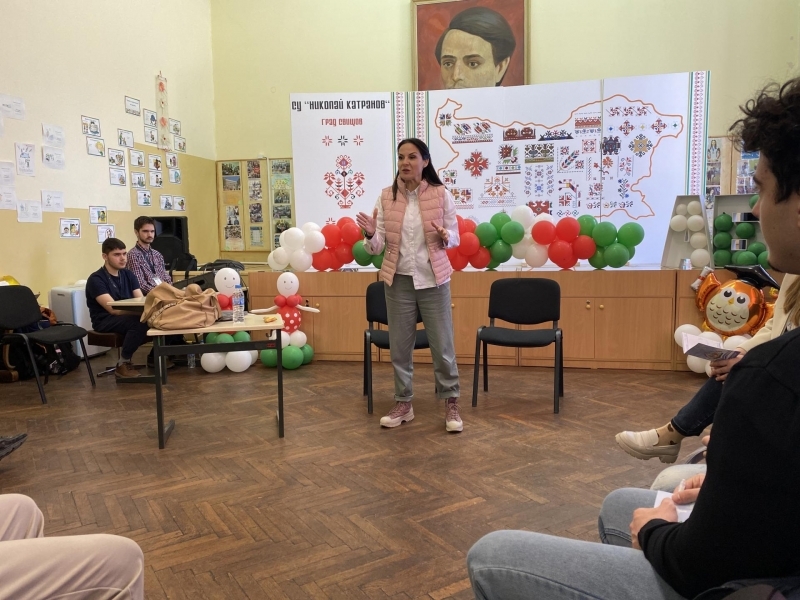 Актрисата Гергана Стоянова гостува в СУ „Николай Катранов“ - Свищов