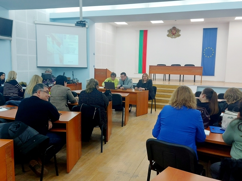 Общинското ръководство и директорите на училищата в община Свищов обсъдиха подготовката на държавния план-прием за учебната 2026 – 2027 г. 