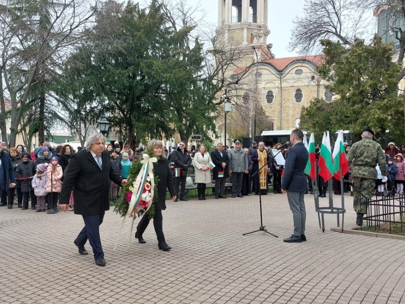 В Свищов беше отбелязан тържествено Националният празник на България – 3 март 