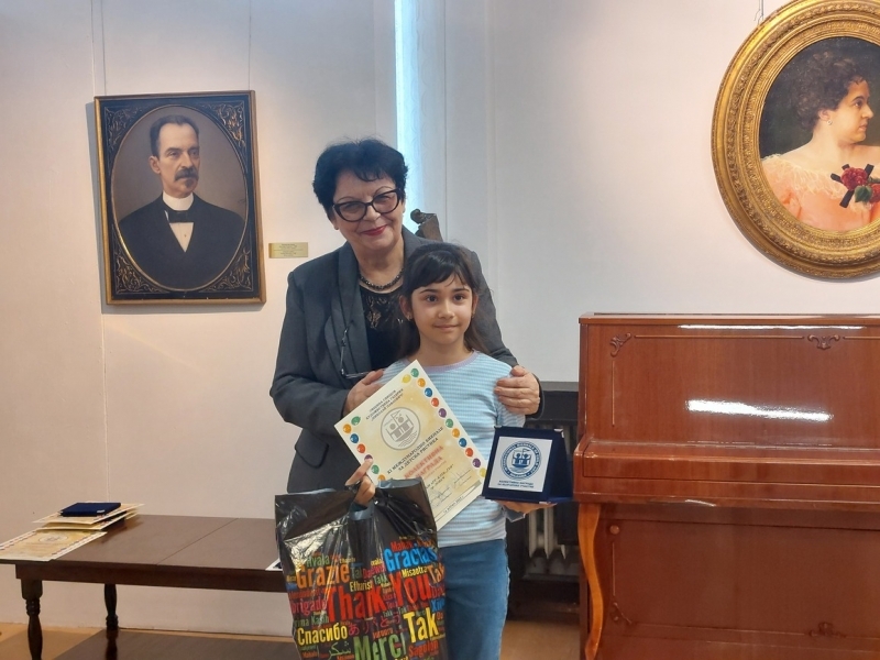 В Свищов наградиха отличените участници в XI-тото Международно биенале за детска рисунка 