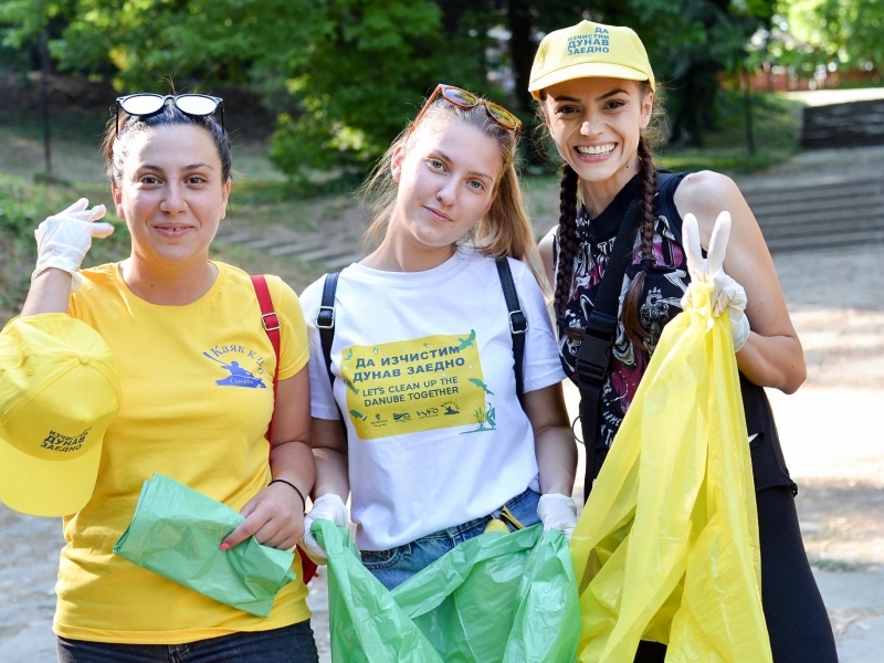 Еко инициативата „Да изчистим Дунав заедно“ обедини над 130 човека край Свищов 