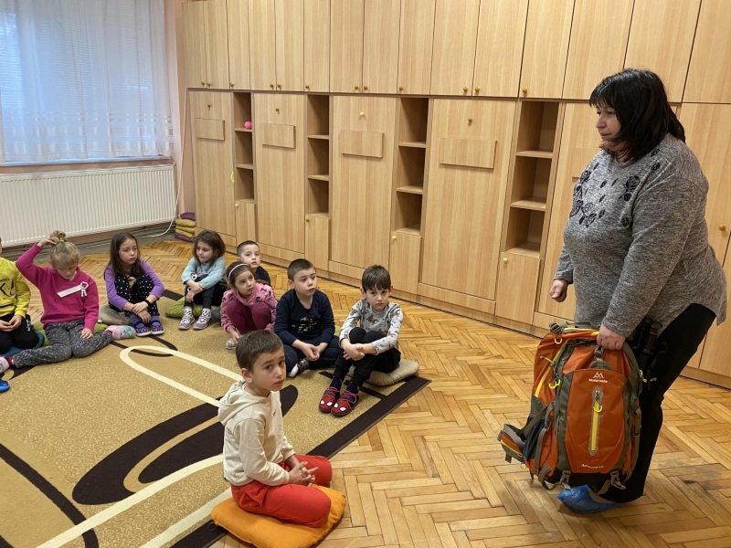 С КРЕАТИВЕН УРОК ЗА ТУРИЗМА В ГРУПА „ЗВЕЗДИЧКИ“ НА ДГ “ВАСИЛ ЛЕВСКИ“ БЕ ОТБЕЛЯЗАНА ГОДИШНИНАТА ОТ РОЖДЕНИЕТО НА АЛЕКО 