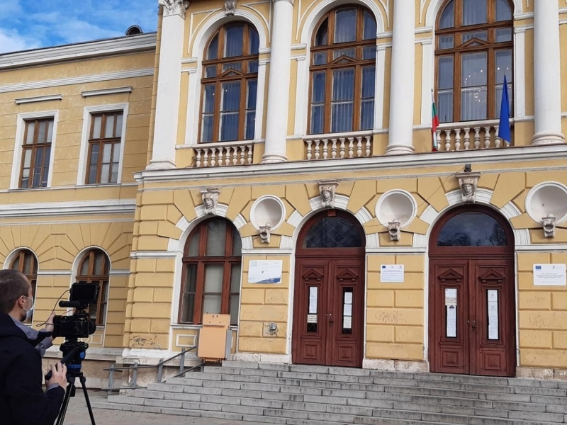 ПДТГ "Димитър Хадживасилев" - Свищов е сред финалистите в Национален конкурс "Дигиталните училища на България"