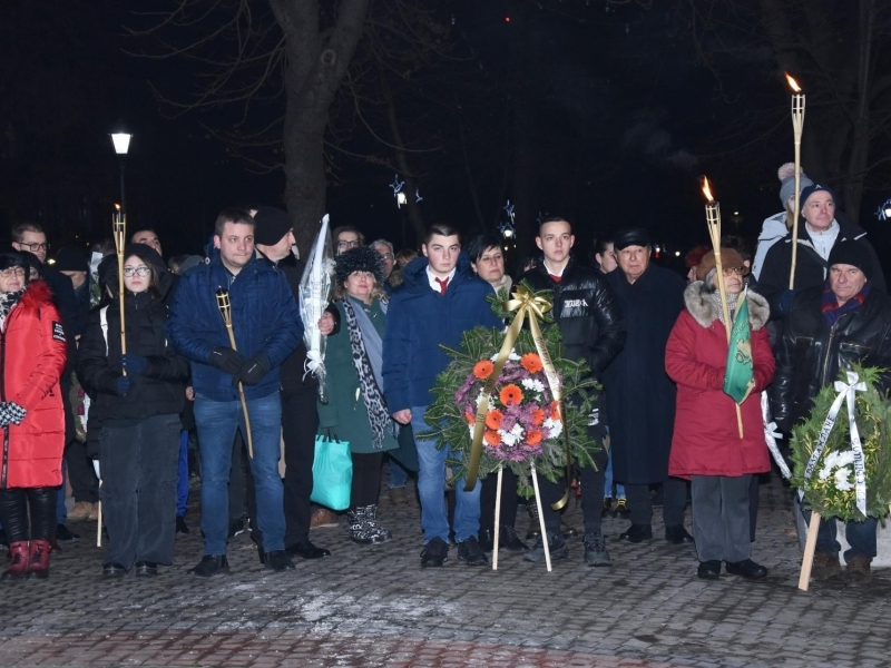 С факелно шествие и общоградско поклонение на 12 януари в Свищов бяха чествани 161 години от рождението на Алеко Константинов