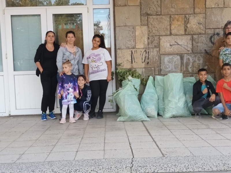 350 жители на Свищов взеха участие в кампанията "Да изчистим България заедно" 
