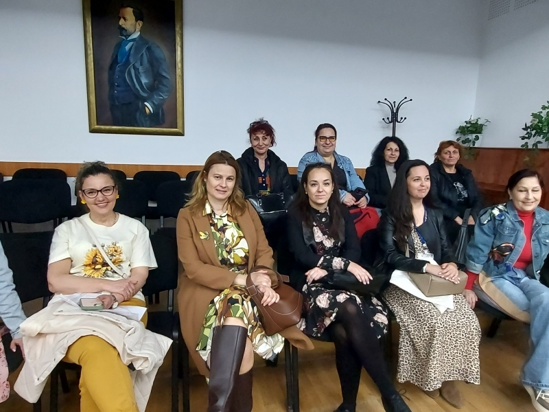 Община Свищов инвестира в дигиталната квалификация на служителите в образователната и социалната сфера 