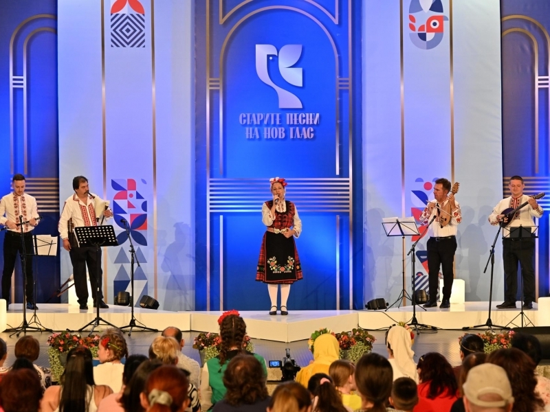 Дни преди „Фолклорен извор“ и „Старите песни на нов глас“