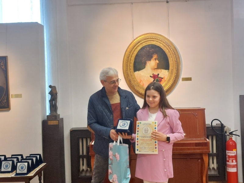 В Свищов наградиха отличените участници в XI-тото Международно биенале за детска рисунка 