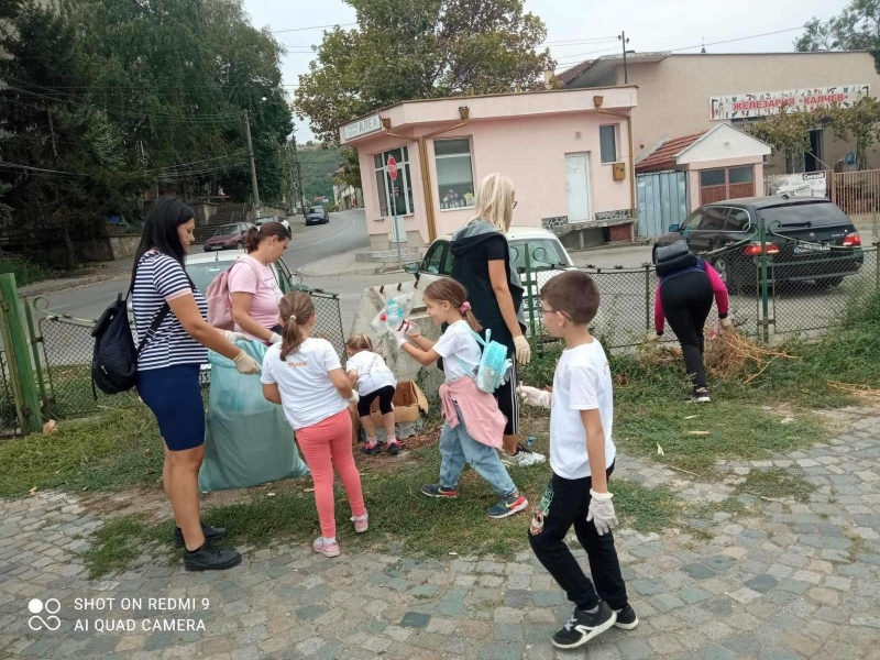 Община Свищов се включи в най-мащабната доброволческа инициатива в България – „Да изчистим България заедно“ 